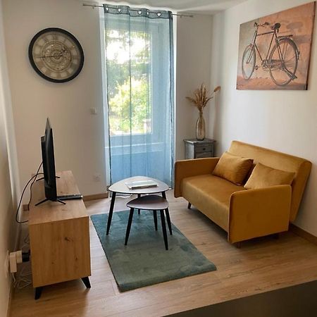 Bryas 1 - Appartement Charmant Chateauroux Exterior photo